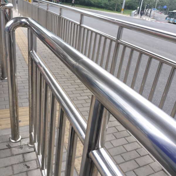 喜有沃304不銹鋼管助力山東萬康不銹鋼護(hù)欄工程