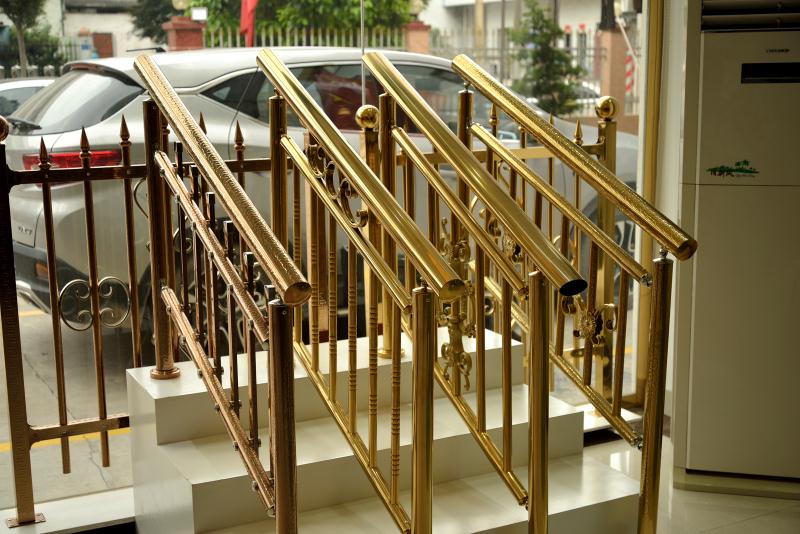 <a href='/product/' class='keys' title='點(diǎn)擊查看關(guān)于不銹鋼裝飾管的相關(guān)信息' target='_blank'>不銹鋼裝飾管</a>扶手 不銹鋼裝飾管扶手