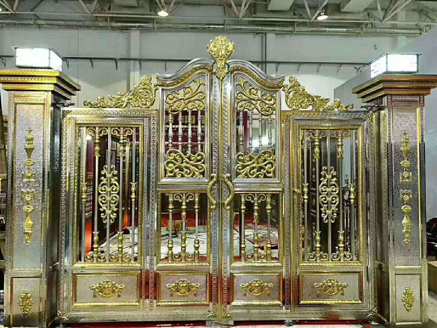 彩色佛山不銹鋼裝飾管大門(mén) 彩色佛山不銹鋼裝飾管大門(mén)