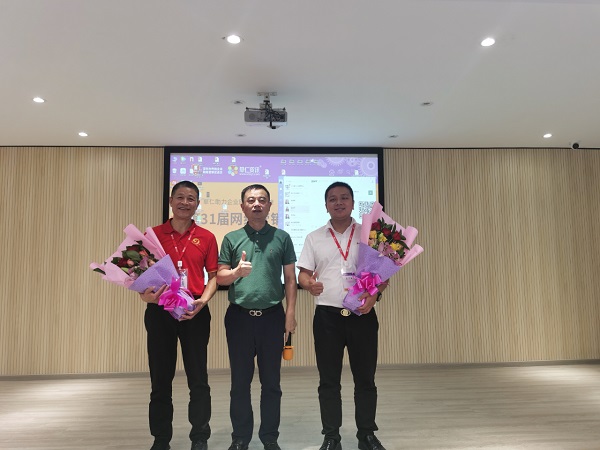 佛山不銹鋼管廠家喜有沃董事長(zhǎng)與單帥總經(jīng)理