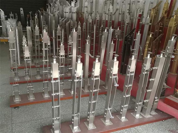 不銹鋼立柱 不銹鋼立柱