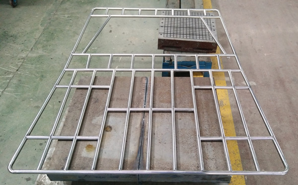 五金制品用不銹鋼管汽車配件使用場(chǎng)景