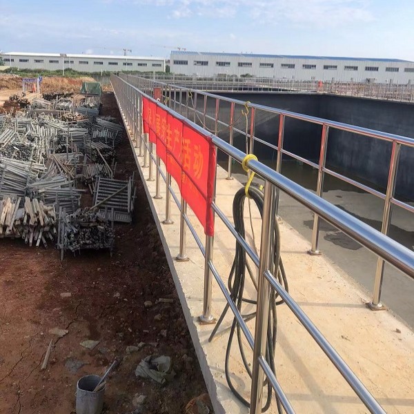 不銹鋼防護(hù)欄 不銹鋼防護(hù)欄