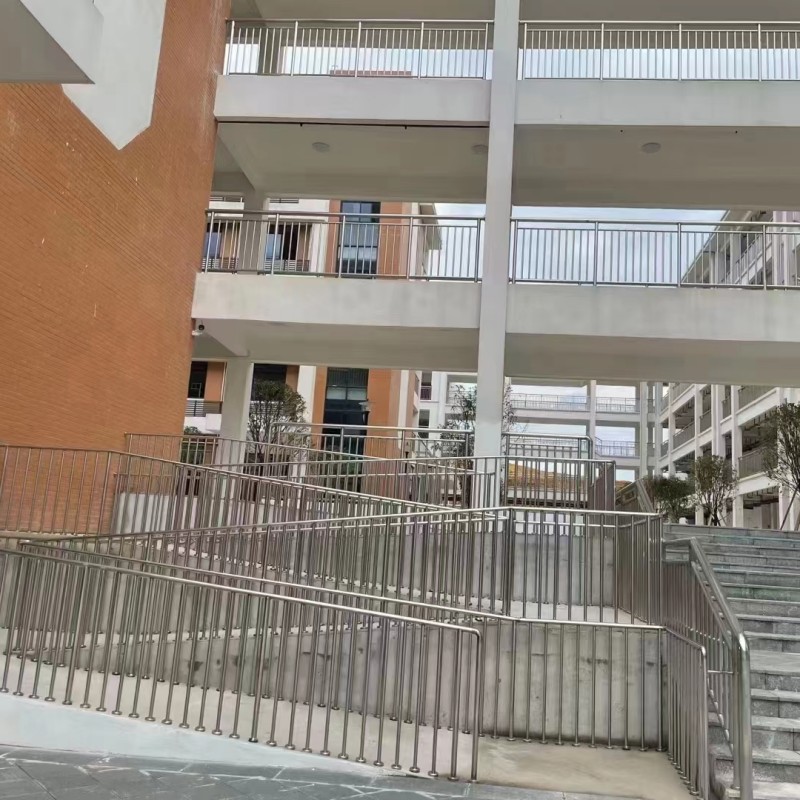 不銹鋼護(hù)欄 不銹鋼護(hù)欄